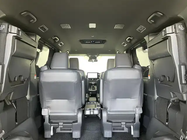 トヨタ ヴォクシー ハイブリッド S－Z 埼玉県 2025(令7)年 4万km グリッターブラックガラスフレーク 快適利便パッケージ　純正１０．５インチディスプレイオーディオ　バックカメラ　ビルトインＥＴＣ２．０　ＤＶＤ再生　三眼　レーダークルーズ　シートヒーター　ステアリングヒーター　ＨＤＭＩ　ＡＣ１００Ｖ