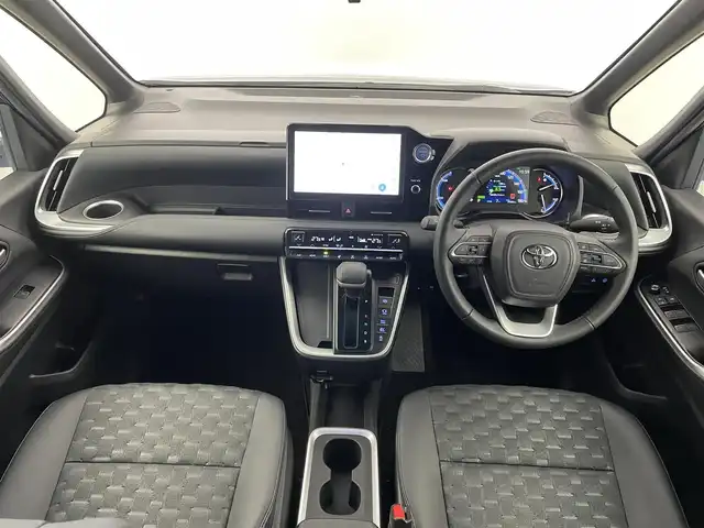 トヨタ ヴォクシー ハイブリッド S－Z 埼玉県 2025(令7)年 4万km グリッターブラックガラスフレーク 快適利便パッケージ　純正１０．５インチディスプレイオーディオ　バックカメラ　ビルトインＥＴＣ２．０　ＤＶＤ再生　三眼　レーダークルーズ　シートヒーター　ステアリングヒーター　ＨＤＭＩ　ＡＣ１００Ｖ