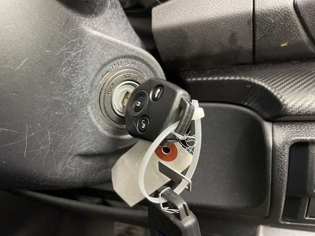 スバル インプレッサ Ｇ４ 1．6i－L アイサイト 道央・札幌 2019(令1)年 5.8万km ダークブルーパール ・4WD　/アイサイト/・プリクラッシュセーフティ/・社外ナビ　BT/SD/FM/AM/・バックカメラ/・レーダークルーズコントロール/・コーナーセンサー/・パドルシフト/・ビルトインETC/・スマートキー×2/・純正フロアマット/・オートライト/・横滑り防止装置/・ABS/・保証書/取説