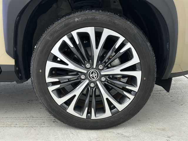 トヨタ ヤリスクロス ハイブリッド Z 宮城県 2021(令3)年 1.5万km ブラックマイカ/ベージュ 2トーン 禁煙車/トヨタセーフティーセンス/・レーントレーシングアシスト/・レーダークルーズコントロール/・ロードサインアシスト/・オートマチックハイビーム/・パーキングサポートブレーキ（ＰＫＳＢ）/・プリクラッシュセーフティ/パノラミックビューモニター/純正8インチTコネクトナビ/・BT/USB/AM/FM/ビルトインETC/前後ドライブレコーダー/前席シートヒーター/運転席パワーシート/ハーフレザーシート/ステアリングヒーター/革巻きステアリング/ステアリングスイッチ/スマートキー×2/プッシュスタート/LEDヘッドライト/LEDフォグランプ/純正18インチアルミホイール/純正フロアマット/前後コーナーセンサー/横滑り防止装置