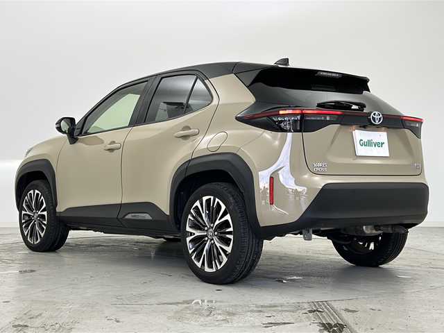 トヨタ ヤリスクロス ハイブリッド Z 宮城県 2021(令3)年 1.5万km ブラックマイカ/ベージュ 2トーン 禁煙車/トヨタセーフティーセンス/・レーントレーシングアシスト/・レーダークルーズコントロール/・ロードサインアシスト/・オートマチックハイビーム/・パーキングサポートブレーキ（ＰＫＳＢ）/・プリクラッシュセーフティ/パノラミックビューモニター/純正8インチTコネクトナビ/・BT/USB/AM/FM/ビルトインETC/前後ドライブレコーダー/前席シートヒーター/運転席パワーシート/ハーフレザーシート/ステアリングヒーター/革巻きステアリング/ステアリングスイッチ/スマートキー×2/プッシュスタート/LEDヘッドライト/LEDフォグランプ/純正18インチアルミホイール/純正フロアマット/前後コーナーセンサー/横滑り防止装置