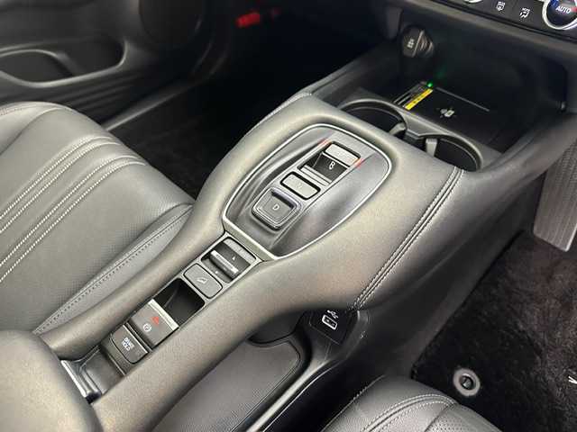 ホンダ ＺＲ－Ｖ ハイブリッド e:HEV Z 兵庫県 2024(令6)年 0.8万km スーパープラチナグレーメタリック 純正メモリナビ(Bluetooth/フルセグ/USB/applecarplay/androidauto)/パワーシート(D+N席)/シートヒーター(D+N席)/メモリーシート/ステアリングヒーター/BOSEサウンド/パワーバックドア/追従型クルーズコントロール/電子パーキングブレーキ/ブレーキホールド/前後ドライブレコーダー/ビルトインETC2.0/純正18インチアルミホイール/純正フロアマット/置くだけ充電/ブラインドスポットモニター/オートライト/オートマチックハイビーム/LEDヘッドライト/LEDフォグライト