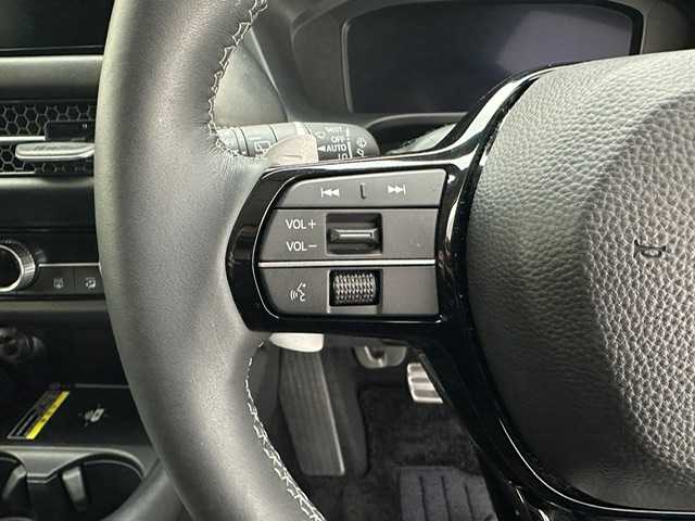 ホンダ ＺＲ－Ｖ ハイブリッド e:HEV Z 兵庫県 2024(令6)年 0.8万km スーパープラチナグレーメタリック 純正メモリナビ(Bluetooth/フルセグ/USB/applecarplay/androidauto)/パワーシート(D+N席)/シートヒーター(D+N席)/メモリーシート/ステアリングヒーター/BOSEサウンド/パワーバックドア/追従型クルーズコントロール/電子パーキングブレーキ/ブレーキホールド/前後ドライブレコーダー/ビルトインETC2.0/純正18インチアルミホイール/純正フロアマット/置くだけ充電/ブラインドスポットモニター/オートライト/オートマチックハイビーム/LEDヘッドライト/LEDフォグライト