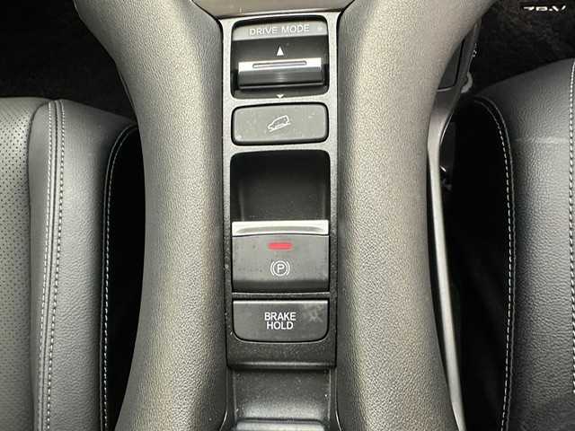 ホンダ ＺＲ－Ｖ ハイブリッド e:HEV Z 兵庫県 2024(令6)年 0.8万km スーパープラチナグレーメタリック 純正メモリナビ(Bluetooth/フルセグ/USB/applecarplay/androidauto)/パワーシート(D+N席)/シートヒーター(D+N席)/メモリーシート/ステアリングヒーター/BOSEサウンド/パワーバックドア/追従型クルーズコントロール/電子パーキングブレーキ/ブレーキホールド/前後ドライブレコーダー/ビルトインETC2.0/純正18インチアルミホイール/純正フロアマット/置くだけ充電/ブラインドスポットモニター/オートライト/オートマチックハイビーム/LEDヘッドライト/LEDフォグライト