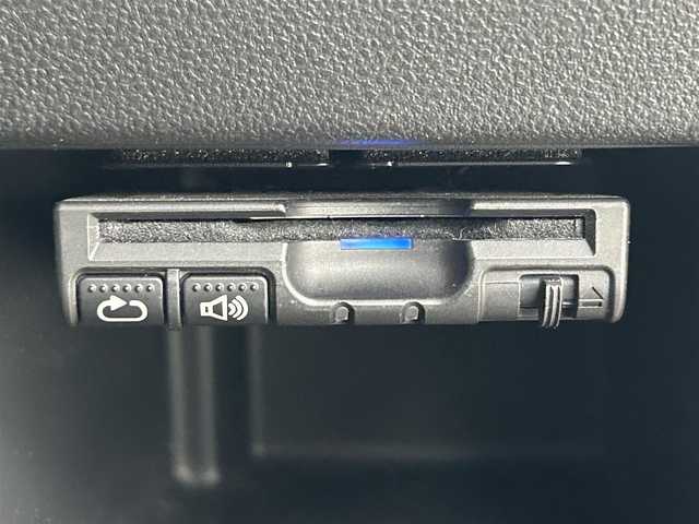 ダイハツ ムーヴ キャンバス G メイクアップ SA Ⅲ 千葉県 2018(平30)年 5.2万km パールホワイトⅢ/ナチュラルベージュマイカメタリック 2トーン スマートアシストIII/　・衝突回避支援ブレーキ機能/　・衝突警報機能/　・車線逸脱警報機能/　・誤発進抑制制御機能/　・オートハイビーム/純正メモリナビ/　　DVD/BT/フルセグTV/両側パワースライドドア/LEDオートライト/フォグランプ/コーナーセンサー/アイドリングストップ/スマートキー/ETC