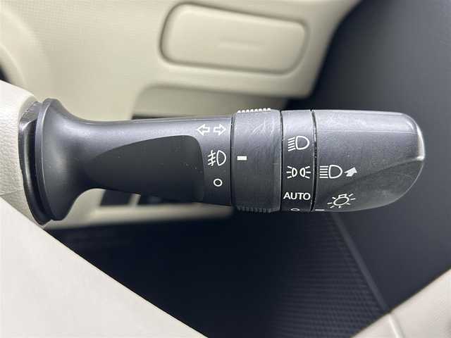 ダイハツ ムーヴ キャンバス G メイクアップ SA Ⅲ 千葉県 2018(平30)年 5.2万km パールホワイトⅢ/ナチュラルベージュマイカメタリック 2トーン スマートアシストIII/　・衝突回避支援ブレーキ機能/　・衝突警報機能/　・車線逸脱警報機能/　・誤発進抑制制御機能/　・オートハイビーム/純正メモリナビ/　　DVD/BT/フルセグTV/両側パワースライドドア/LEDオートライト/フォグランプ/コーナーセンサー/アイドリングストップ/スマートキー/ETC