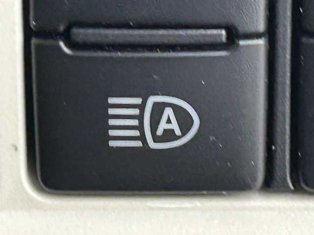 ダイハツ ムーヴ キャンバス G メイクアップ SA Ⅲ 千葉県 2018(平30)年 5.2万km パールホワイトⅢ/ナチュラルベージュマイカメタリック 2トーン スマートアシストIII/　・衝突回避支援ブレーキ機能/　・衝突警報機能/　・車線逸脱警報機能/　・誤発進抑制制御機能/　・オートハイビーム/純正メモリナビ/　　DVD/BT/フルセグTV/両側パワースライドドア/LEDオートライト/フォグランプ/コーナーセンサー/アイドリングストップ/スマートキー/ETC