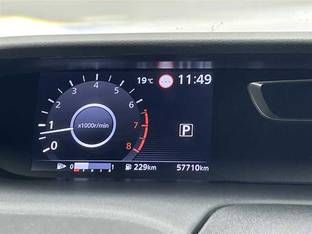 日産 セレナ ハイウェイスターVセレクションⅡ 熊本県 2019(令1)年 5.8万km マルーンレッド 2トーン ワンオーナー　/禁煙車　/純正ナビ（ＣＤ・ＤＶＤ・フルセグ・ＢＴ・ＳＤ・ＵＳＢ）/全周囲カメラ　/純正前方ドライブレコーダー　/純正後席フリップダウンモニター　/ビルトインＥＴＣ　/クルーズコントロール/両側パワースライドドア　/前後クリアランスソナー/アイドリングストップ/衝突軽減ブレーキ/レーンキープアシスト/横滑り防止/純正フロアマット/純正１６インチAW/オートライト/LEDヘッドライト/フォグランプ/スマートキー/プッシュスタート/スペアキー1本/保証書
