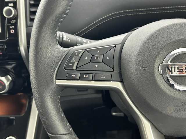 日産 セレナ ハイウェイスターVセレクションⅡ 熊本県 2019(令1)年 5.8万km マルーンレッド 2トーン ワンオーナー　/禁煙車　/純正ナビ（ＣＤ・ＤＶＤ・フルセグ・ＢＴ・ＳＤ・ＵＳＢ）/全周囲カメラ　/純正前方ドライブレコーダー　/純正後席フリップダウンモニター　/ビルトインＥＴＣ　/クルーズコントロール/両側パワースライドドア　/前後クリアランスソナー/アイドリングストップ/衝突軽減ブレーキ/レーンキープアシスト/横滑り防止/純正フロアマット/純正１６インチAW/オートライト/LEDヘッドライト/フォグランプ/スマートキー/プッシュスタート/スペアキー1本/保証書