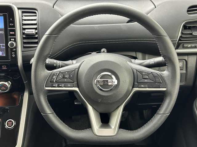 日産 セレナ ハイウェイスターVセレクションⅡ 熊本県 2019(令1)年 5.8万km マルーンレッド 2トーン ワンオーナー　/禁煙車　/純正ナビ（ＣＤ・ＤＶＤ・フルセグ・ＢＴ・ＳＤ・ＵＳＢ）/全周囲カメラ　/純正前方ドライブレコーダー　/純正後席フリップダウンモニター　/ビルトインＥＴＣ　/クルーズコントロール/両側パワースライドドア　/前後クリアランスソナー/アイドリングストップ/衝突軽減ブレーキ/レーンキープアシスト/横滑り防止/純正フロアマット/純正１６インチAW/オートライト/LEDヘッドライト/フォグランプ/スマートキー/プッシュスタート/スペアキー1本/保証書
