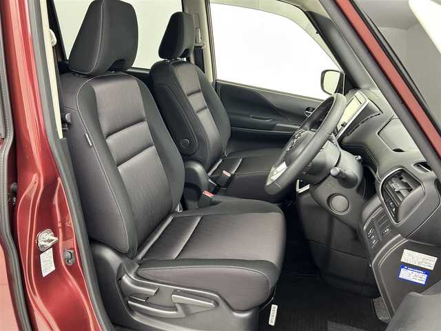 日産 セレナ ハイウェイスターVセレクションⅡ 熊本県 2019(令1)年 5.8万km マルーンレッド 2トーン ワンオーナー　/禁煙車　/純正ナビ（ＣＤ・ＤＶＤ・フルセグ・ＢＴ・ＳＤ・ＵＳＢ）/全周囲カメラ　/純正前方ドライブレコーダー　/純正後席フリップダウンモニター　/ビルトインＥＴＣ　/クルーズコントロール/両側パワースライドドア　/前後クリアランスソナー/アイドリングストップ/衝突軽減ブレーキ/レーンキープアシスト/横滑り防止/純正フロアマット/純正１６インチAW/オートライト/LEDヘッドライト/フォグランプ/スマートキー/プッシュスタート/スペアキー1本/保証書