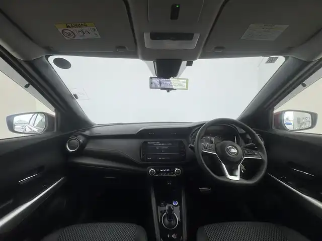 日産 キックス X 愛知県 2020(令2)年 4.9万km ラディアントレッド 純正ナビ（CD/DVD/BT/TV）/純正ミラー型ドラレコ/バックカメラ/全方位カメラ/ETC/ルーフレール/運転席助手席シートヒーター/ステアリングヒーター/プロパイロット/エマージェンシーブレーキ/ハンドル支援/駐車支援/側方支援/ふらつき警報/フォグランプ/取扱説明書