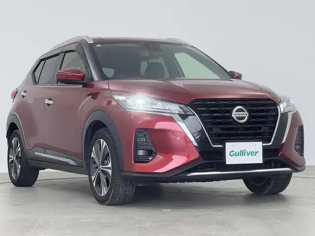 日産 キックス X 愛知県 2020(令2)年 4.9万km ラディアントレッド 純正ナビ（CD/DVD/BT/TV）/純正ミラー型ドラレコ/バックカメラ/全方位カメラ/ETC/ルーフレール/運転席助手席シートヒーター/ステアリングヒーター/プロパイロット/エマージェンシーブレーキ/ハンドル支援/駐車支援/側方支援/ふらつき警報/フォグランプ/取扱説明書