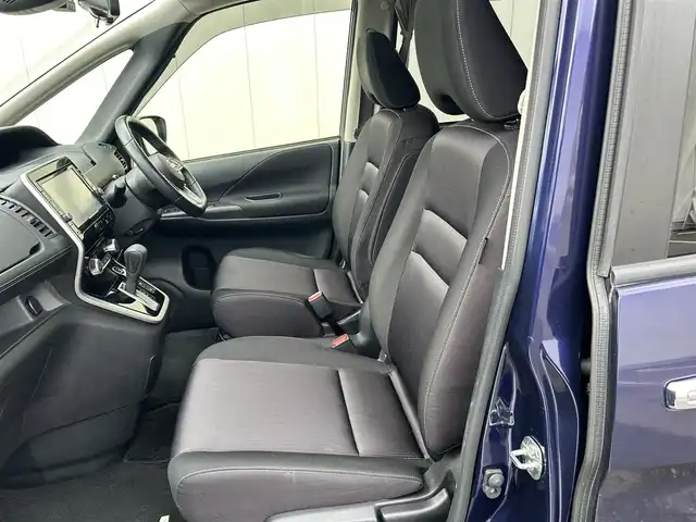 日産 セレナ ハイウェイスター Vセレクション 福島県 2018(平30)年 10.1万km アズライトブルー (株)IDOMが運営する【じしゃロン福島店】の自社ローン専用車両になります。こちらは現金またはオートローンご利用時の価格です。自社ローンご希望の方は別途その旨お申付け下さい/純正ナビ/フルセグＴＶ/ステアリングリモコン/両側パワースライドドア/クルーズコントロール/パーキングアシスト/ドアバイザー/ＥＴＣ/ドライブレコーダー/コーナーセンサー/フリップダウンモニター/革巻きステアリング