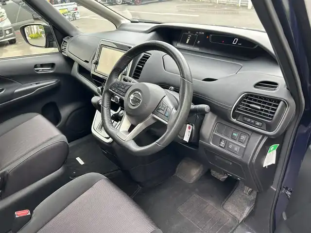 日産 セレナ ハイウェイスター Vセレクション 福島県 2018(平30)年 10.1万km アズライトブルー (株)IDOMが運営する【じしゃロン福島店】の自社ローン専用車両になります。こちらは現金またはオートローンご利用時の価格です。自社ローンご希望の方は別途その旨お申付け下さい/純正ナビ/フルセグＴＶ/ステアリングリモコン/両側パワースライドドア/クルーズコントロール/パーキングアシスト/ドアバイザー/ＥＴＣ/ドライブレコーダー/コーナーセンサー/フリップダウンモニター/革巻きステアリング