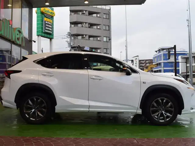レクサス ＮＸ 200t Fスポーツ 神奈川県 2017(平29)年 2.4万km ホワイトノーヴァガラスフレーク ・サンルーフ/・レーダークルーズコントロール/・SDナビ/CD/DVD/Bluetooth/AUX/・黒革シート/シートヒーター/エアー/・社外ドライブレコーダー/・B/Sカメラ/・ETC/・nanoe/・パドルシフト/・純正18AW/・プッシュスタート/・スマートキー/・前席パワーシート/・パワーバックドア/・オートライト/・LEDライト/・オートブレーキホールド/・ステアリングヒーター/・保証書/・取扱説明書/・記録簿