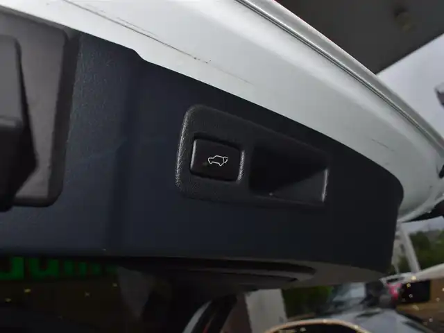 レクサス ＮＸ 200t Fスポーツ 神奈川県 2017(平29)年 2.4万km ホワイトノーヴァガラスフレーク ・サンルーフ/・レーダークルーズコントロール/・SDナビ/CD/DVD/Bluetooth/AUX/・黒革シート/シートヒーター/エアー/・社外ドライブレコーダー/・B/Sカメラ/・ETC/・nanoe/・パドルシフト/・純正18AW/・プッシュスタート/・スマートキー/・前席パワーシート/・パワーバックドア/・オートライト/・LEDライト/・オートブレーキホールド/・ステアリングヒーター/・保証書/・取扱説明書/・記録簿