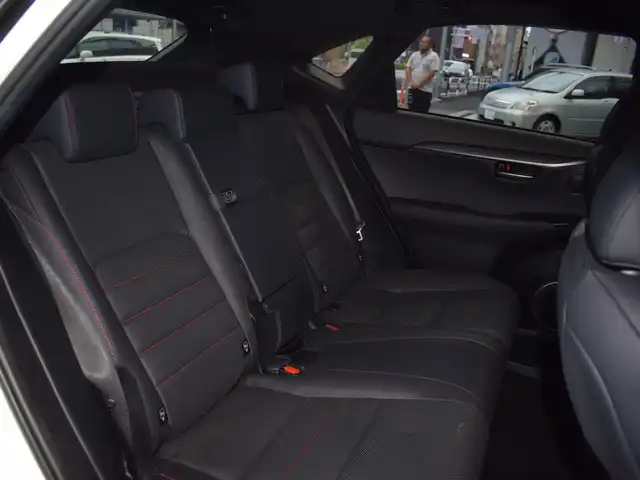 レクサス ＮＸ 200t Fスポーツ 神奈川県 2017(平29)年 2.4万km ホワイトノーヴァガラスフレーク ・サンルーフ/・レーダークルーズコントロール/・SDナビ/CD/DVD/Bluetooth/AUX/・黒革シート/シートヒーター/エアー/・社外ドライブレコーダー/・B/Sカメラ/・ETC/・nanoe/・パドルシフト/・純正18AW/・プッシュスタート/・スマートキー/・前席パワーシート/・パワーバックドア/・オートライト/・LEDライト/・オートブレーキホールド/・ステアリングヒーター/・保証書/・取扱説明書/・記録簿