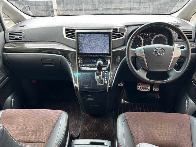 トヨタ アルファード 240S タイプゴールドⅡ 兵庫県 2014(平26)年 10.3万km ブラック ワンオーナー/ALPINE10インチナビ/フルセグTV/Bluetooth/CD/DVD/USB/バックカメラ/ETC/nanoe-/コーナーセンサー/クルーズコントロール/両側パワースライドドア/電動リアゲート/本木目ステアリング/ステアリングスイッチ/電動格納ミラー/HIDヘッドライト/フォグランプ/オートライト/ハーフレザーシート/プッシュスタート/スマートキー/スペアキー