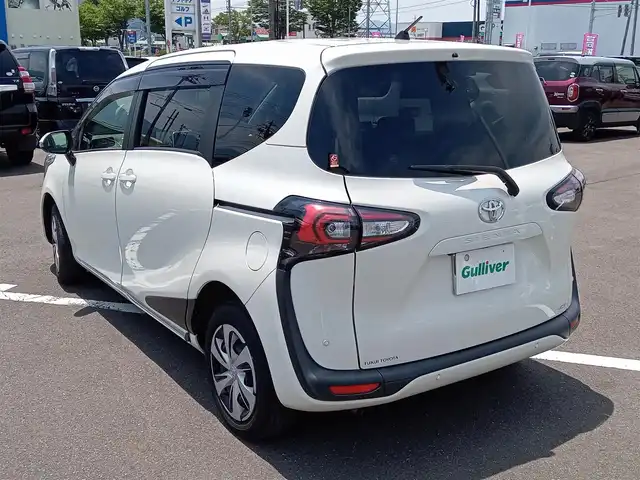 トヨタ シエンタ G クエロ 福井県 2022(令4)年 3.2万km ホワイトパールクリスタルシャイン ワンオーナー車/前席シートヒーター/４WD/ステアリングヒーター/前後コーナーセンサー/ビルトインETC/LEDヘッドライト/Fフォグ/クリアランスソナー/両側パワースライドドア/純正9インチメモリナビ/フルセグテレビ/衝突被害軽減システム/レーンキープアシスト/横滑り防止装置/盗難防止装置/純正ホイルキャップ/ダブルエアバッグ/純正フロアマット/スマートキー