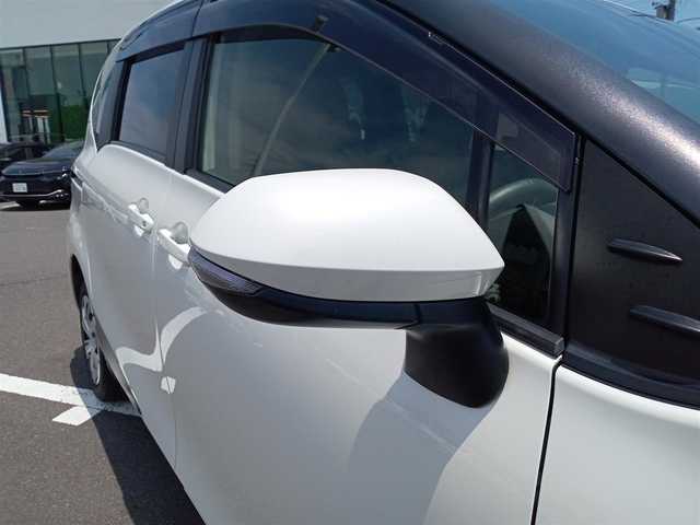 トヨタ シエンタ G クエロ 福井県 2022(令4)年 3.2万km ホワイトパールクリスタルシャイン ワンオーナー車/前席シートヒーター/４WD/ステアリングヒーター/前後コーナーセンサー/ビルトインETC/LEDヘッドライト/Fフォグ/クリアランスソナー/両側パワースライドドア/純正9インチメモリナビ/フルセグテレビ/衝突被害軽減システム/レーンキープアシスト/横滑り防止装置/盗難防止装置/純正ホイルキャップ/ダブルエアバッグ/純正フロアマット/スマートキー