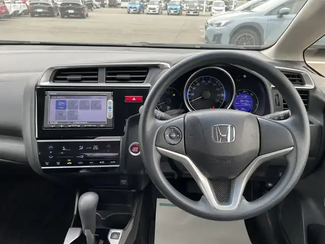 ホンダ フィット 13G Fパッケージ 石川県 2015(平27)年 8.5万km パール 純正メモリーナビ/バックカメラ/スマートキー/プッシュスタート/電動ミラー/ABS/社外アルミホイール&スタッドレス/純正ホイール&夏タイヤ積み込み/ステアリングリモコン