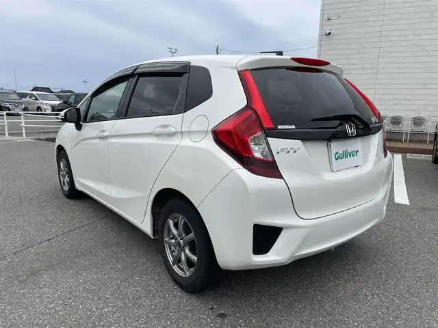 ホンダ フィット 13G Fパッケージ 石川県 2015(平27)年 8.5万km パール 純正メモリーナビ/バックカメラ/スマートキー/プッシュスタート/電動ミラー/ABS/社外アルミホイール&スタッドレス/純正ホイール&夏タイヤ積み込み/ステアリングリモコン