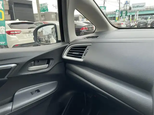 ホンダ フィット 13G Fパッケージ 石川県 2015(平27)年 8.5万km パール 純正メモリーナビ/バックカメラ/スマートキー/プッシュスタート/電動ミラー/ABS/社外アルミホイール&スタッドレス/純正ホイール&夏タイヤ積み込み/ステアリングリモコン
