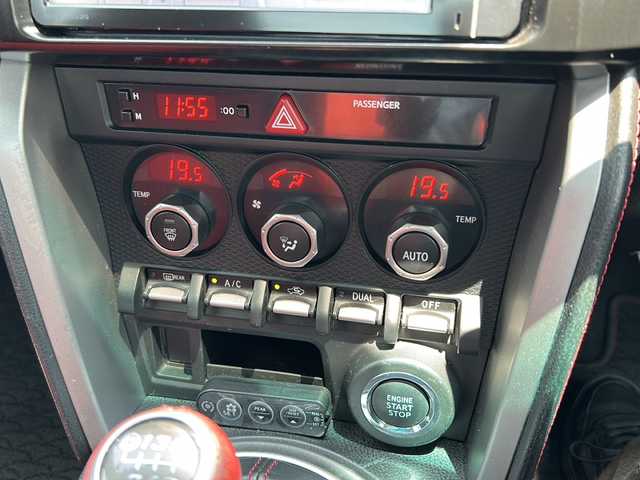 トヨタ ８６ GT リミテッド 東京都 2012(平24)年 4.8万km ライトニングレッド フルセグテレビ/メモリナビ/バックカメラ/プッシュスタート/ETC/TRDエアロ/HKSマフラー/RAYSホイール