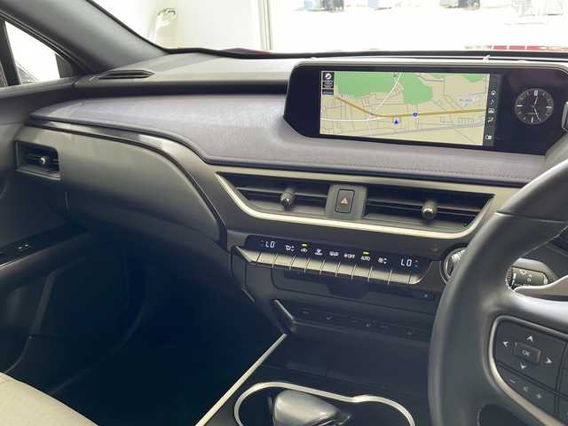 レクサス ＵＸ 250h バージョンC 栃木県 2023(令5)年 4万km マダーレッド 純正メーカーOPナビ/（CD/DVD/フルセグTV/BT）/全方位カメラ/サンルーフ/三眼LEDヘッドライト/Lexus Safety System＋/・パノラミックビューモニター/・レーダークルーズコントロール/・ブラインドスポットモニター/・プリクラッシュセーフティ/・パーキングサポートブレーキ/・クリアランスソナー/・ロードサインアシスト/・オートマチックハイビーム/・レーントレーシングアシスト/前後コーナーセンサー/ETC2.0/前後ドラレコ/パワーバックドア/パワーシート/シートヒーター/メモリーシート/デジタルインナーミラー/オートライト/純正アルミホイール/純正フロアマット