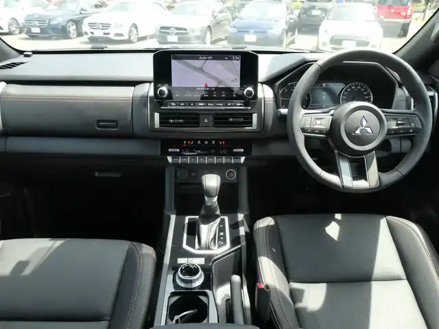 三菱 トライトン GSR 千葉県 2024(令6)年 0.1万km ダイヤモンドブラックマイカ e-Assist/・衝突被害軽減ブレーキシステム（FCM）/・車線逸脱警報システム（LDW）/・誤発進抑制機能（前進＆後退時）（UMS）/・オートマチックハイビーム[AHB]/ブラックレザーシート/前席パワーシート/シートヒーター/純正コネクトナビ/地デジTV/【Bluetooth接続】/マルチアラウンドモニター/ドライブレコーダー（前後撮影）/革巻きステアリング/ステアリングヒーター/ステアリングスイッチ/ETC（2.0）/LEDヘッドライト/フォグライト/ウインカーミラー/コーナーセンサー/純正18インチアルミホイル/サイド/カーテン/ニーエアバッグ/キーレスオペレーションシステム