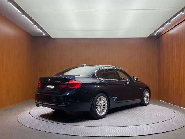 ＢＭＷ ３２０ｄ ラグジュアリー 千葉県 2016(平28)年 2.7万km インペリアル・ブルー・ブリリアント・エフェクト ＡＣＣ　/ベージュ革　/ナビ　/Ｂｌｕｅｔｏｏｔｈ接続　/Ｂカメラ　/シートヒーター　/パークディスタンス　/コンフォートアクセス　/ＬＥＤヘッドライト　/衝突軽減Ｂ　/ＬＫＡ　/純正ドラレコ　/ＥＴＣ　/禁煙車