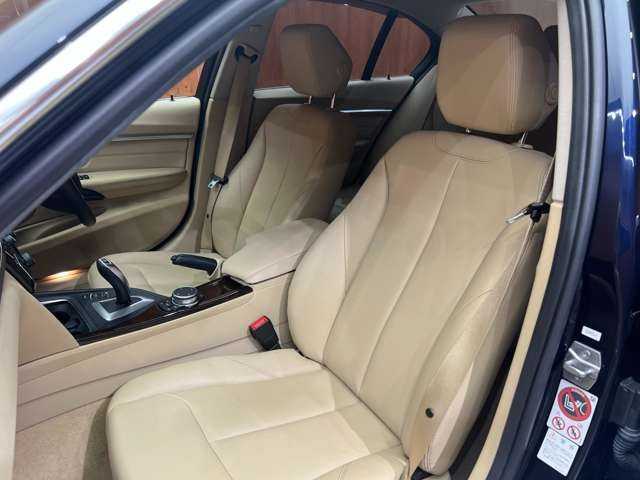 ＢＭＷ ３２０ｄ ラグジュアリー 千葉県 2016(平28)年 2.7万km インペリアル・ブルー・ブリリアント・エフェクト ＡＣＣ　/ベージュ革　/ナビ　/Ｂｌｕｅｔｏｏｔｈ接続　/Ｂカメラ　/シートヒーター　/パークディスタンス　/コンフォートアクセス　/ＬＥＤヘッドライト　/衝突軽減Ｂ　/ＬＫＡ　/純正ドラレコ　/ＥＴＣ　/禁煙車