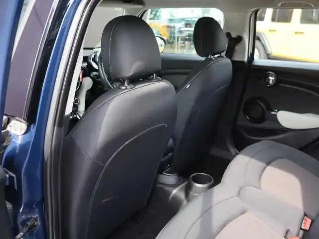 ＭＩＮＩ ＢＭＷ ミニ クーパー 長野県 2015(平27)年 5.6万km 紺 純正ナビ　/Ｂｌｕｅｔｏｏｔｈ　/純正１６ＡＷ　/横滑り防止　/アイドリングストップ　