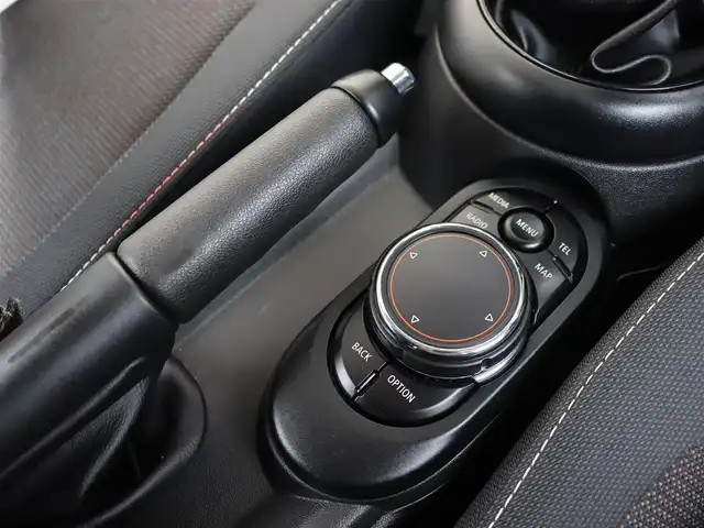 ＭＩＮＩ ＢＭＷ ミニ クーパー 長野県 2015(平27)年 5.6万km 紺 純正ナビ　/Ｂｌｕｅｔｏｏｔｈ　/純正１６ＡＷ　/横滑り防止　/アイドリングストップ　