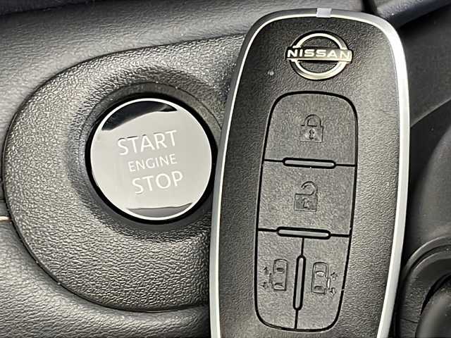 日産 セレナ ハイウェイスター V 新潟県 2023(令5)年 6万km プリズムホワイト 純正メモリナビ/フルセグTV/アラウンドビューモニター/Bluetooth/USB/デジタルインナーミラー/ビルトイン２．０ETC/パドルシフト/BSM/インテリジェントクルーズコントロール/プロパイロット/RCTA/コーナーセンサー/両側パワースライドドア/保証書/スペアキー1本/プッシュスタート