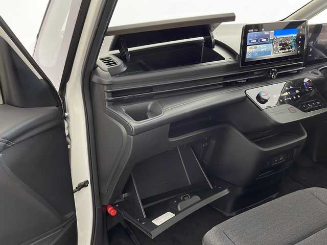 日産 セレナ ハイウェイスター V 新潟県 2023(令5)年 6万km プリズムホワイト 純正メモリナビ/フルセグTV/アラウンドビューモニター/Bluetooth/USB/デジタルインナーミラー/ビルトイン２．０ETC/パドルシフト/BSM/インテリジェントクルーズコントロール/プロパイロット/RCTA/コーナーセンサー/両側パワースライドドア/保証書/スペアキー1本/プッシュスタート