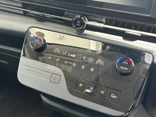 日産 セレナ ハイウェイスター V 静岡県 2023(令5)年 6万km プリズムホワイト 純正12.3型ナビ/フルセグTV/アラウンドビューモニター/Bluetooth/USB/デジタルインナーミラー/ビルトイン２．０ETC/パドルシフト/BSW/プロパイロット/RCTA/コーナーセンサー/両側パワースライドドア/保証書/スペアキー1本/プッシュスタート