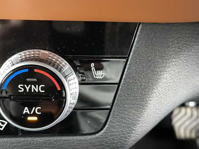 三菱 アウトランダー ＰＨＥＶ P 愛知県 2023(令5)年 1.7万km ホワイトダイヤモンド マイパイロット/衝突軽減システム/純正９型ディスプレイオーディオ（ナビあり）/サンルーフ/全方位カメラ/クルーズコントロール/BOSEプレミアムサウンド/シートヒーター/フルセグ/Bluetooth/バックカメラ/電動リアゲート/パワーシート/ヘッドアップディスプレイ/コーナーセンサー/純正アルミホイール/ETC２．０/ブラインドスポットモニター/LEDヘッドライト/パドルシフト/ステアリングヒーター/リアオートエアコン/オートマチックハイビーム/ドライブレコーダー/ステアリングスイッチ/スマートキー/プッシュスタート