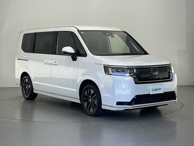 ホンダ ステップワゴン スパーダ 長野県 2023(令5)年 3.7万km プラチナホワイトパール 4WD/純正メモリナビ&フルセグTV&CD&DVD&USB&BT/ホンダセンシング/アダプティブクルーズコントロール/レーンキープアシスト/車線逸脱警報/衝突軽減ブレーキ/ブラインドスポットモニター/標識認識機能/社外前方ドライブレコーダー/両側パワースライドドア/ハーフレザーシート/ステアリングスイッチ/2列目サンシェード/バックカメラ/ETC/LEDヘッドライト/オートライト/フロントフォグランプ/電動格納ミラー/ウィンカーミラー/ドアミラーヒーター/電動ホールド/ブレーキホールド/純正16インチAW装着/純正フロアマット/プッシュスタート/スマートキー