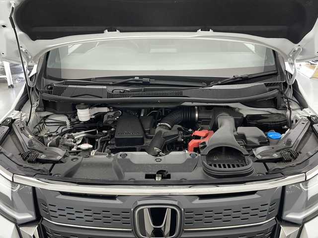 ホンダ ステップワゴン スパーダ 長野県 2023(令5)年 3.7万km プラチナホワイトパール 4WD/純正メモリナビ&フルセグTV&CD&DVD&USB&BT/ホンダセンシング/アダプティブクルーズコントロール/レーンキープアシスト/車線逸脱警報/衝突軽減ブレーキ/ブラインドスポットモニター/標識認識機能/社外前方ドライブレコーダー/両側パワースライドドア/ハーフレザーシート/ステアリングスイッチ/2列目サンシェード/バックカメラ/ETC/LEDヘッドライト/オートライト/フロントフォグランプ/電動格納ミラー/ウィンカーミラー/ドアミラーヒーター/電動ホールド/ブレーキホールド/純正16インチAW装着/純正フロアマット/プッシュスタート/スマートキー