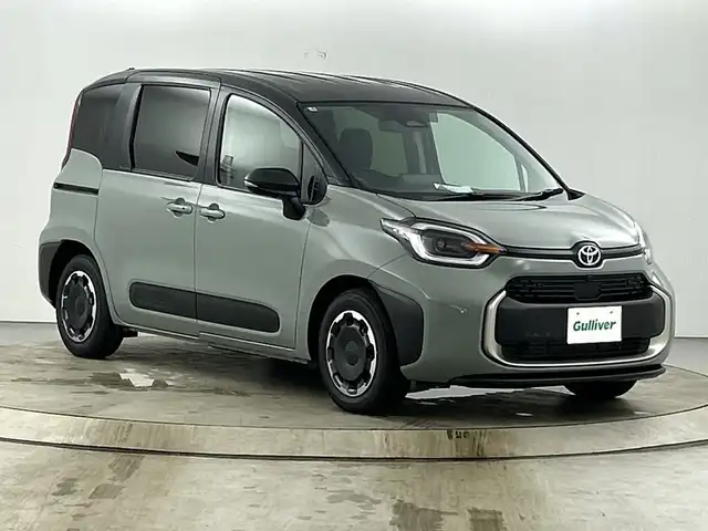 トヨタ シエンタ ハイブリッド Z 愛知県 2025(令7)年 0.1万km未満 Ｄグリーン 登録済未使用車/7人乗り/純正12.3インチナビ/（AM/FM/Bluetooth/フルセグTV/USB)/全方位カメラ/トヨタセーフティセンス/・プリクラッシュセーフティ/・オートマチックハイビーム/・レーダークルーズコントロール/・レーントレーシングアシスト/ブラインドスポットモニター/クリアランスソナー/ETC2.0/ドライブレコーダー/シートヒーター/ステアリングヒーター/両側パワースライドドア/スマートキー/スペアキー有/プッシュスタート/横滑り防止装置/LEDヘッドライト