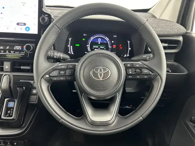 トヨタ シエンタ ハイブリッド Z 愛知県 2025(令7)年 0.1万km未満 Ｄグリーン 登録済未使用車/7人乗り/純正12.3インチナビ/（AM/FM/Bluetooth/フルセグTV/USB)/全方位カメラ/トヨタセーフティセンス/・プリクラッシュセーフティ/・オートマチックハイビーム/・レーダークルーズコントロール/・レーントレーシングアシスト/ブラインドスポットモニター/クリアランスソナー/ETC2.0/ドライブレコーダー/シートヒーター/ステアリングヒーター/両側パワースライドドア/スマートキー/スペアキー有/プッシュスタート/横滑り防止装置/LEDヘッドライト