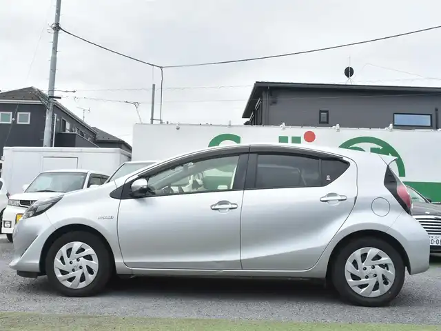 トヨタ アクア 神奈川県 2019(令1)年 5.6万km シルバーM ワンオーナー/純正メモリナビ/Bluetooth/バックカメラ/地デジTV/ドラレコ/ETC/ドアバイザー/純正フロアマット/保証書/スペアスマートキー/記録簿（R2 3 6 7）
