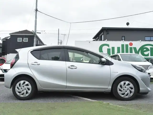 トヨタ アクア 神奈川県 2019(令1)年 5.6万km シルバーM ワンオーナー/純正メモリナビ/Bluetooth/バックカメラ/地デジTV/ドラレコ/ETC/ドアバイザー/純正フロアマット/保証書/スペアスマートキー/記録簿（R2 3 6 7）