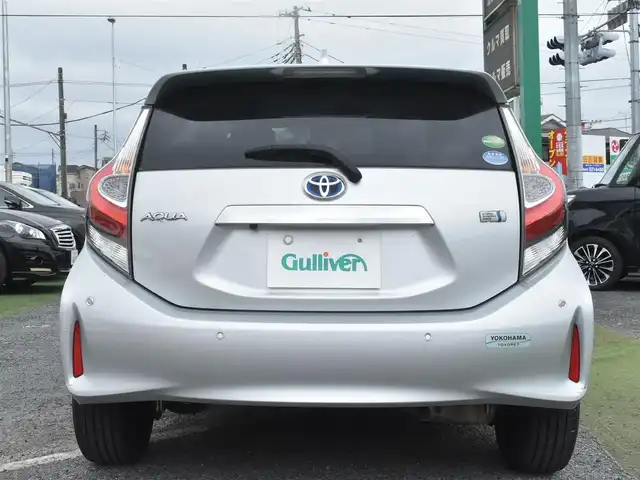 トヨタ アクア 神奈川県 2019(令1)年 5.6万km シルバーM ワンオーナー/純正メモリナビ/Bluetooth/バックカメラ/地デジTV/ドラレコ/ETC/ドアバイザー/純正フロアマット/保証書/スペアスマートキー/記録簿（R2 3 6 7）