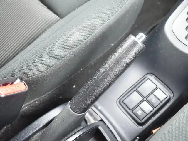 トヨタ アクア 神奈川県 2019(令1)年 5.6万km シルバーM ワンオーナー/純正メモリナビ/Bluetooth/バックカメラ/地デジTV/ドラレコ/ETC/ドアバイザー/純正フロアマット/保証書/スペアスマートキー/記録簿（R2 3 6 7）