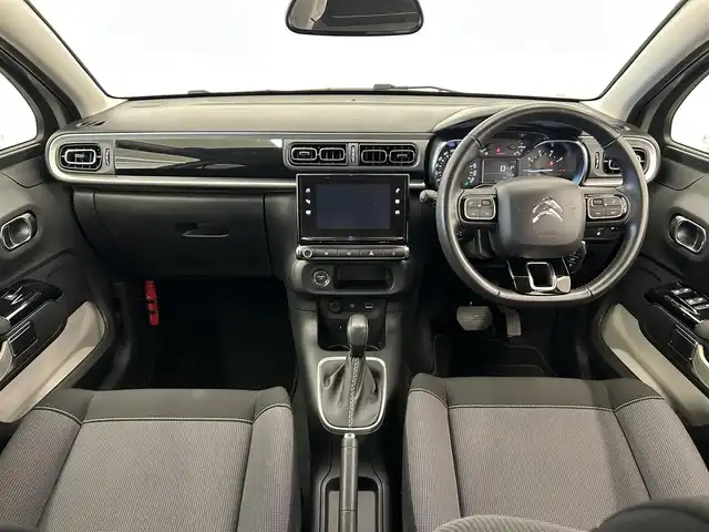 シトロエン Ｃ３ シャイン 岡山県 2018(平30)年 3.2万km グレー 純正ディスプレイオーディオ/バックカメラ/AppleCarplay/クルーズコントロール/レーンキープアシスト/アクティブセーフティブレーキ/疲労検知システム/インテリジェントハイビーム/ブラインドスポットミニター/LEDヘッドライト/シトロエン　コネクティッドカム/社外１６インチアルミホイール