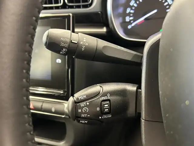 シトロエン Ｃ３ シャイン 岡山県 2018(平30)年 3.2万km グレー 純正ディスプレイオーディオ/バックカメラ/AppleCarplay/クルーズコントロール/レーンキープアシスト/アクティブセーフティブレーキ/疲労検知システム/インテリジェントハイビーム/ブラインドスポットミニター/LEDヘッドライト/シトロエン　コネクティッドカム/社外１６インチアルミホイール