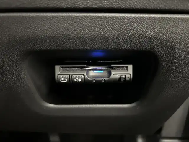 シトロエン Ｃ３ シャイン 岡山県 2018(平30)年 3.2万km グレー 純正ディスプレイオーディオ/バックカメラ/AppleCarplay/クルーズコントロール/レーンキープアシスト/アクティブセーフティブレーキ/疲労検知システム/インテリジェントハイビーム/ブラインドスポットミニター/LEDヘッドライト/シトロエン　コネクティッドカム/社外１６インチアルミホイール